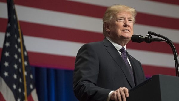 Трамп сократил срок бизнесмену, осужденному за мошенничество на 27 лет