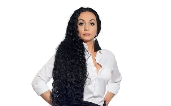 «Ю» покажет реалити с победительницей «Битвы экстрасенсов»: не пропустите премьеру шоу «Чародеи»