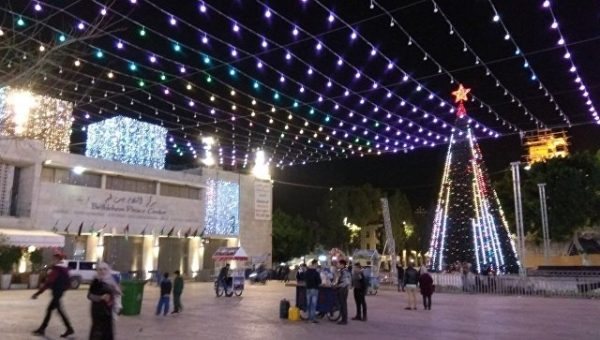 На главной рождественской елке Вифлеема вновь зажглись огни