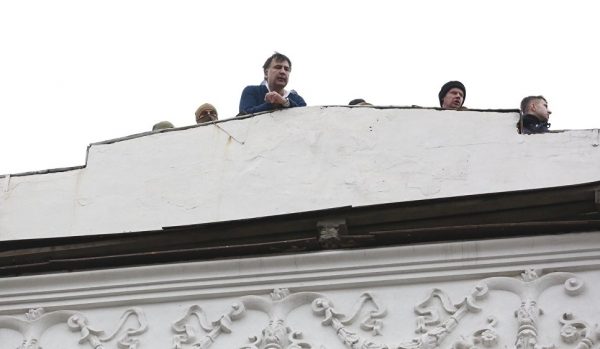 Саакашвили рассказал, зачем он залез на крышу при задержании