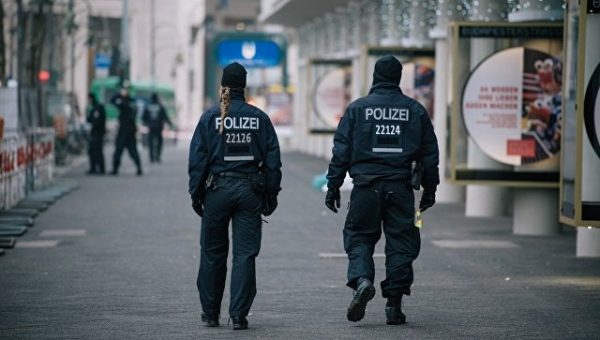 В Берлине на железнодорожной станции остановили поезда из-за задымления