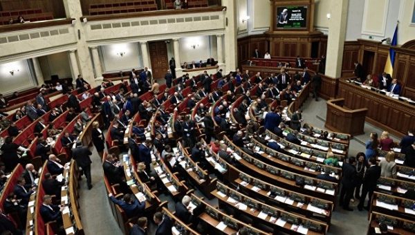 Рада уволила главу антикоррупционного комитета, поддерживающего Саакашвили