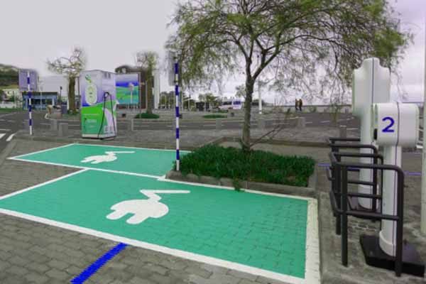 6-t-zaryadny-h-stantsij-dlya-avto-ustanovyat-na-m11