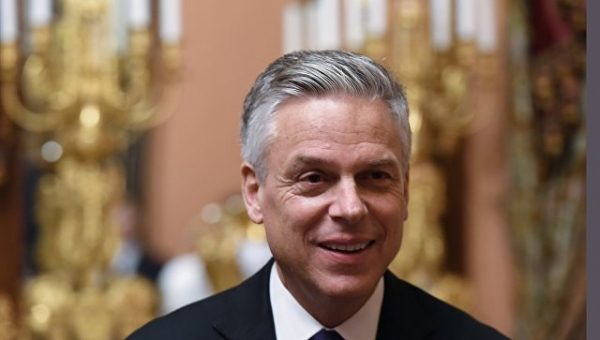 Эксперт об условиях снятия санкций: посол США обратился не по адресу