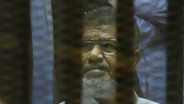 Суд приговорил экс-президента Египта Мурси к трем годам тюрьмы
