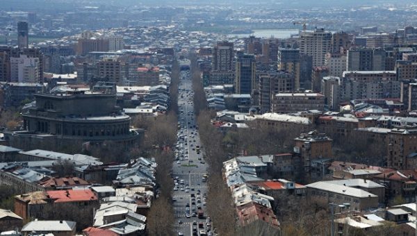 Уголовная агитация: в Армении запретят сгонять людей на митинги