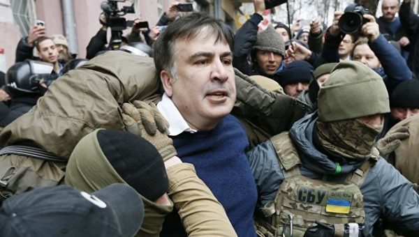 Саакашвили рассказал, зачем он залез на крышу при задержании