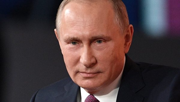 Путин заявил, что не ему оценивать работу Трампа