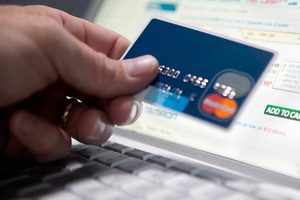 Зеленоградка присвоила деньги от совместных покупок товаров