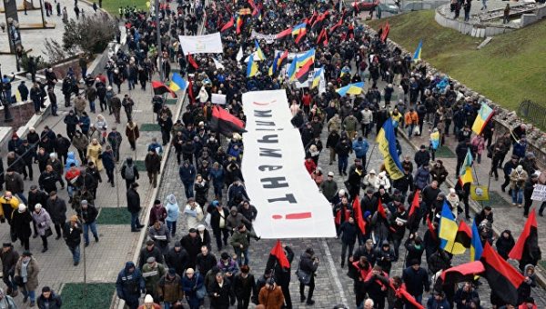 На митинг Саакашвили в центре Киева пришли около 2,5 тысячи человек