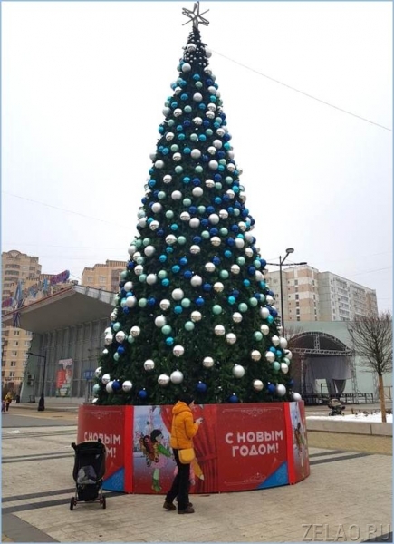 В новогоднюю ночь площадка фестиваля «Путешествие в Рождество» на площади Юности будет работать до 3.00 часов ночи