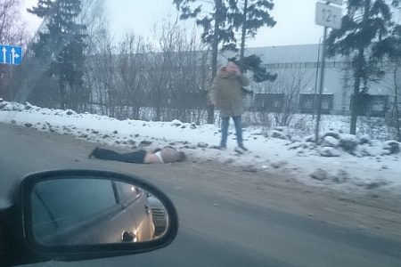 Иномарка насмерть сбила пешехода на «зебре» в Черной грязи