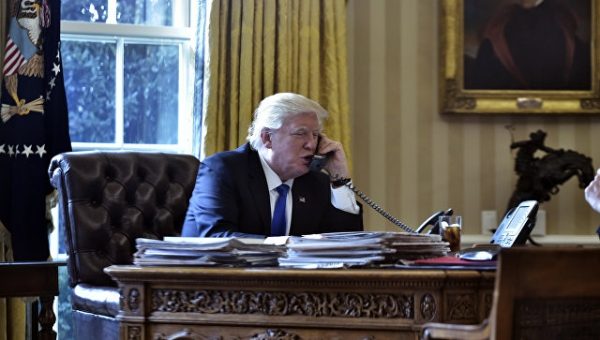 Трамп и Макрон провели телефонные переговоры по вопросу КНДР