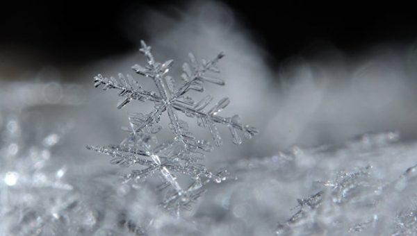 В Испании из-за снегопада на дорогах заблокированы тысячи машин