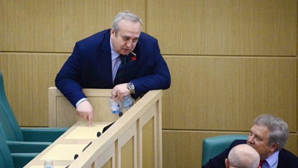 В Совфеде высмеяли слова Макмастера о "вмешательстве" РФ в выборы в Мексике