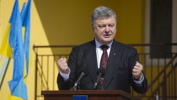 Порошенко "заработал" на государственных тендерах около миллиона долларов