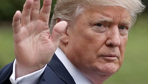 Демократы попрекнули Трампа проблемой "российского вмешательства"