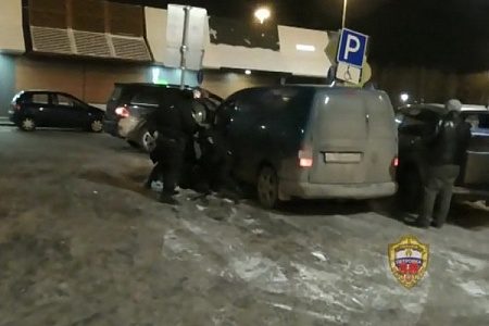 Полицейские задержали сбытчиков «левых» сигарет