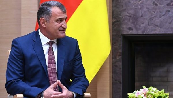 Президент Южной Осетии приехал в ДНР с визитом