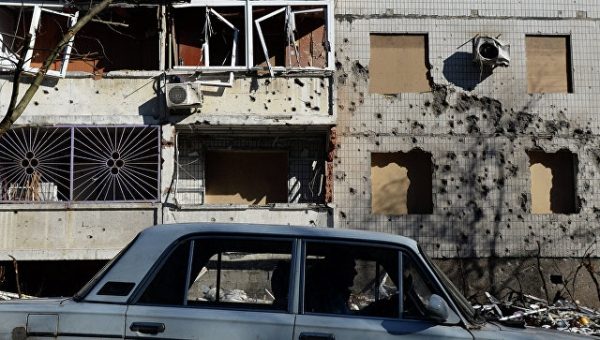 В Горловке из-за обстрела ВСУ два человека оказались заблокированы в доме