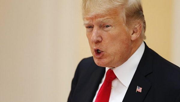 Трамп обвинил Samsung в потере переписки "любовников" из ФБР