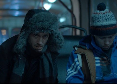 Федор Лавров <!--more--></noscript>стал водителем троллейбуса: закончены съемки сериала «Ноль» для НТВ” /></p>
<p class=