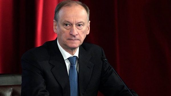 Песков переадресовал в СЛО "Россия" вопросы о самолете Патрушева