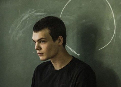 Петр Скворцов о съемках в фильме «Хит», выборе ролей и кривлянии перед камерой