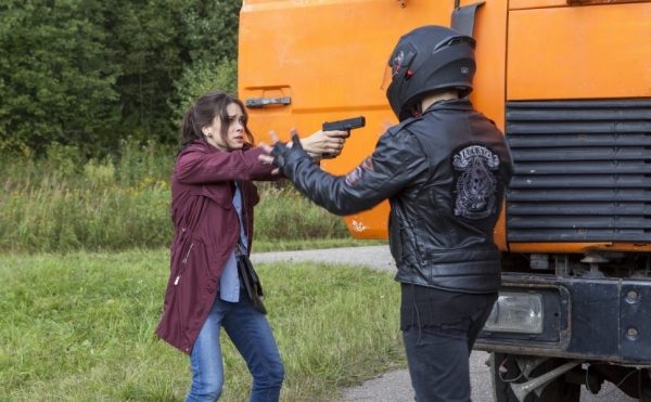 Актриса Регина Мянник о съемках в сериале «Сиделка», увлечении проектами BBC, материальных благах и бигудях на кухне