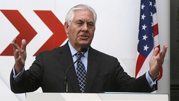 США разочарованы принятием в Польше закона о холокосте, заявил Тиллерсон