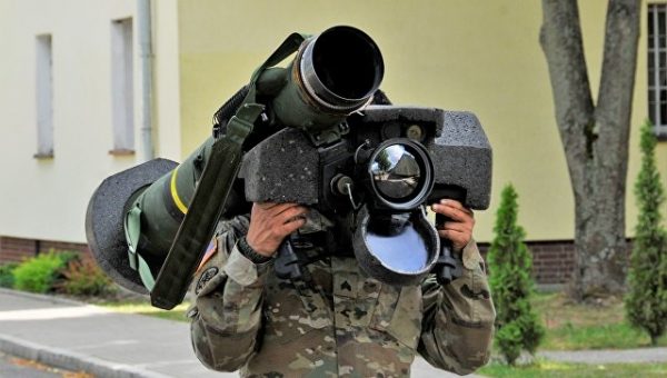 Лавров: США пытаются подключить к передаче Киеву летального оружия Польшу