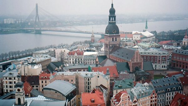 В Латвии главу участка полиции уволили после пропажи пистолетов из сейфа