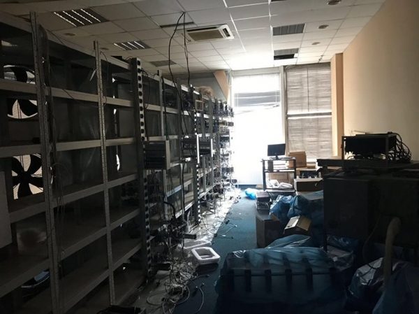 Украинских майнеров обвинили в финансировании ДНР и ЛНР