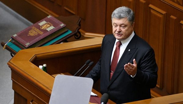 В Киеве суд допросит Порошенко  по делу против Януковича о госизмене