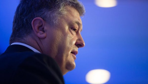 Порошенко осудил польский законопроект о запрете бандеровской идеологии