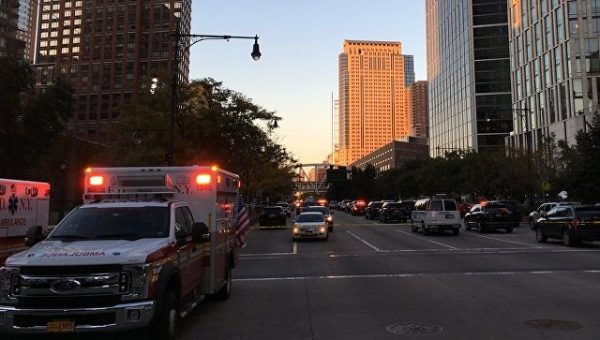 Полиция не считает опасным содержимое конверта, открытого невесткой Трампа