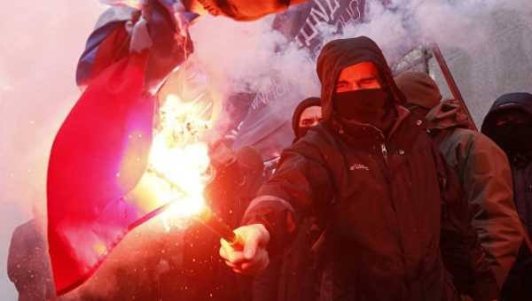 Неонацисты планируют поджечь здание РЦНК в Киеве, заявил Лукашевич