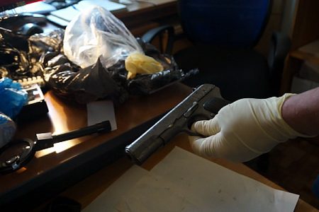 Около Зеленограда обнаружили склад с оружием и боеприпасами