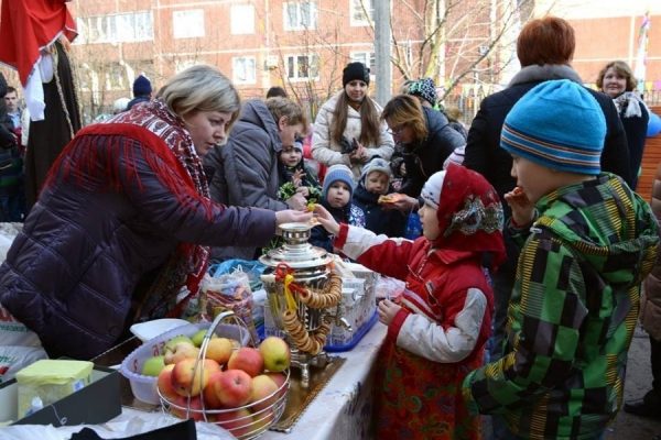 На масленичных гуляниях горожан угостят блинами