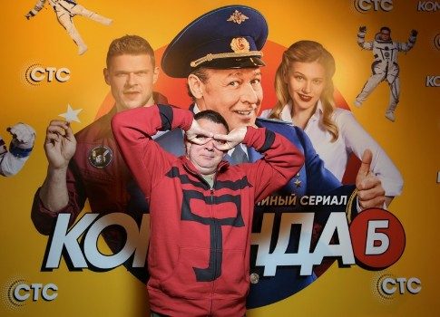 Ян Цапник о съемках в сериале «Команда Б», стыковке корабля в обеденный перерыв, чувстве юмора и детской мечте