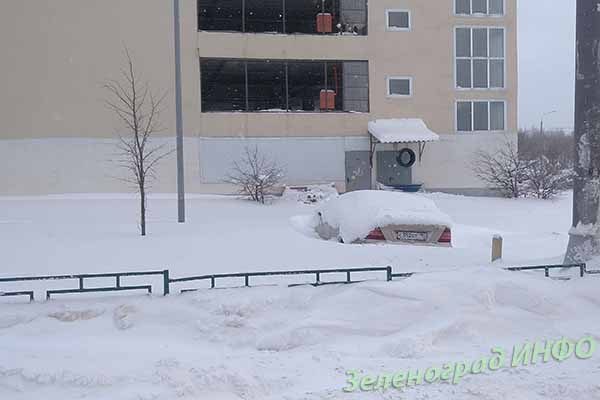 zamelo-pod-snegom-dazhe-mersedesy-zelenograd-pod-snegom