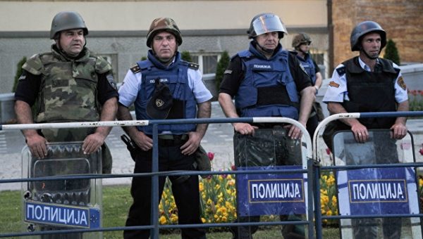 В Македонии проходит массовый протест перед визитом главы МИД Греции