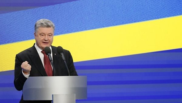Порошенко заявил, что министр обороны Украины должен быть гражданским