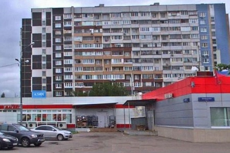 Кроссовер сбил школьницу на парковке в 14 микрорайоне