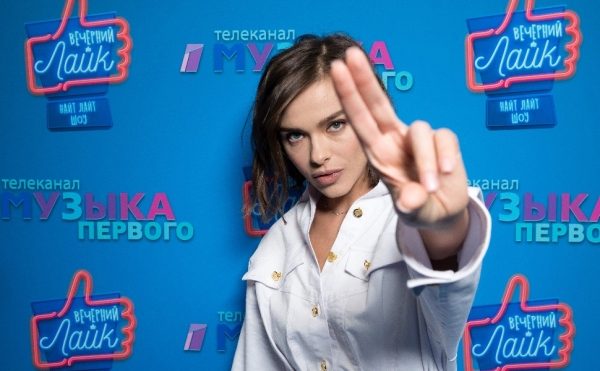 Дорогу молодым: смотрите премьеру шоу «#Вечерний Лайк» на канале «Музыка Первого»