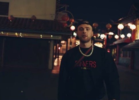 Больше денег: Егор Крид выпустил клип на песню «Семья сказала»
