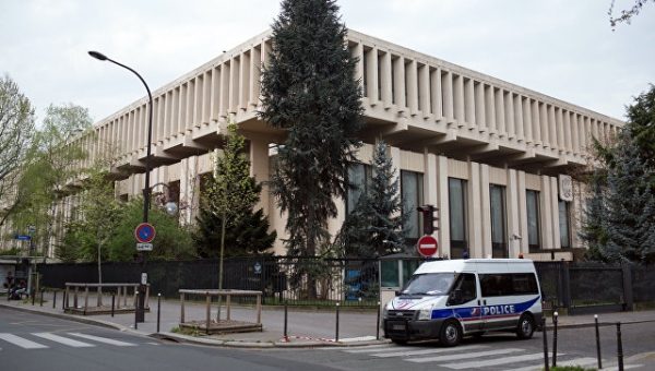 Эксперт раскритиковал решение о высылке российских дипломатов из Франции