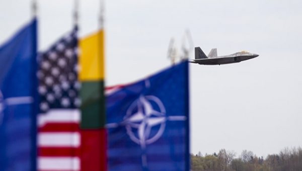 ВВС НАТО один раз за неделю сопроводили самолеты ВКС РФ, заявили в Литве