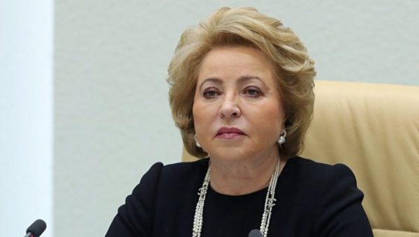 Москва сможет "поставить на место" Лондон, заявила Матвиенко
