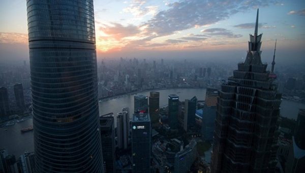 Минобороны Китая обвинило США во вмешательстве в политику Пекина